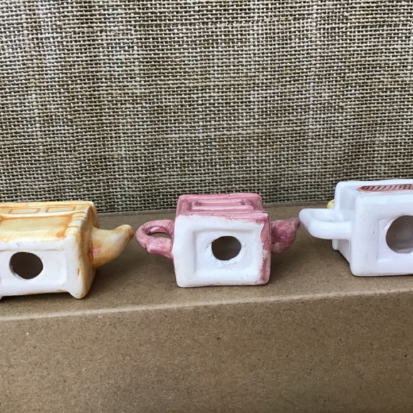 Red Rose Tea Pots - Picture 7 of 13